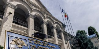 Один таможенник помещен под предварительный арест, двое других – под домашний. Что объединяет трех детей депутатов?