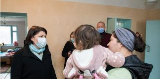 Премьер-министр Наталья Гаврилица посетила центр размещения беженцев в Кэрпинень