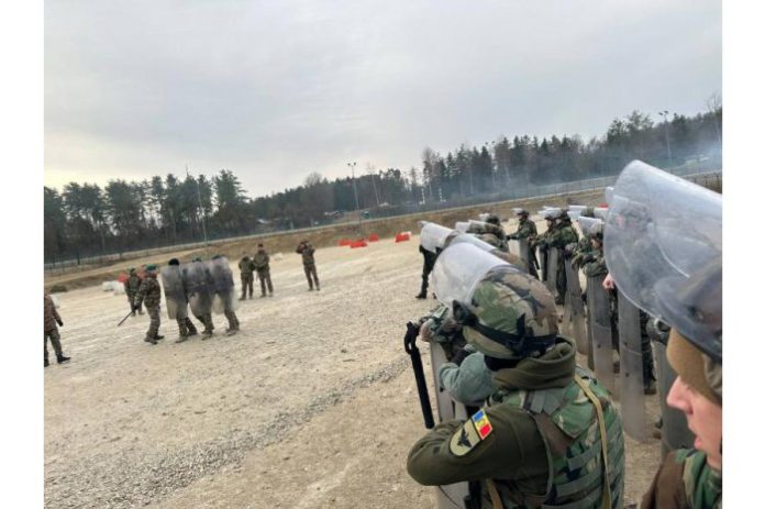 24000992_big1707811053